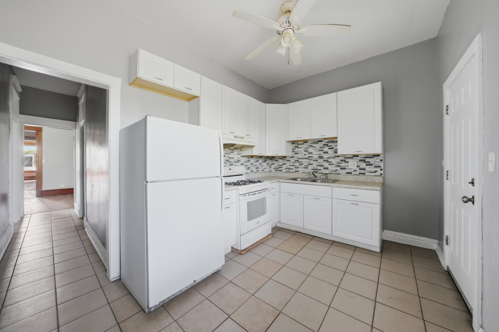 7056 South Parnell Avenue, Unit 3N Chicago, IL 60621 - Photo 7 of 12