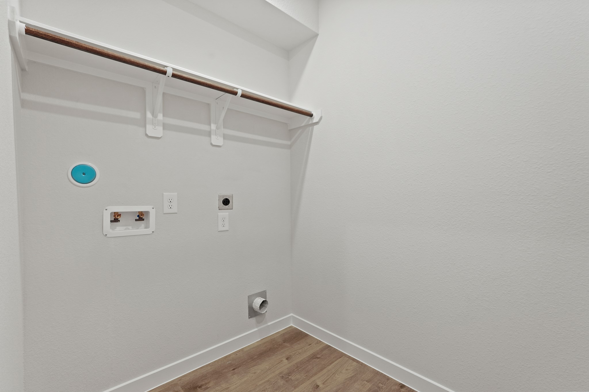 17219 King Eider Road Waller, TX 77484 - Photo 9 of 29 a view of a small space