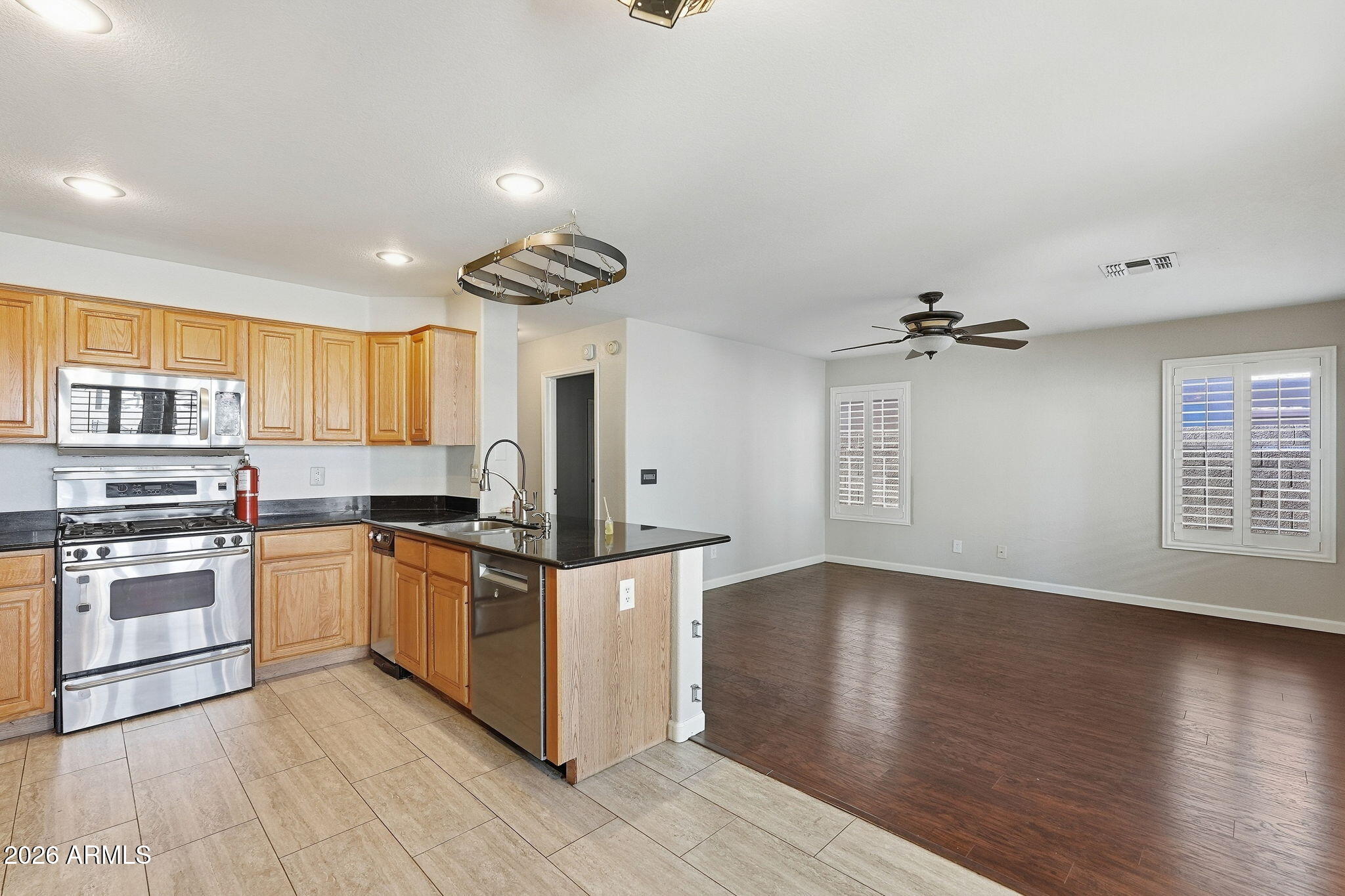 462 West Colt Road Tempe, AZ 85284 - Photo 12 of 40 Great Room