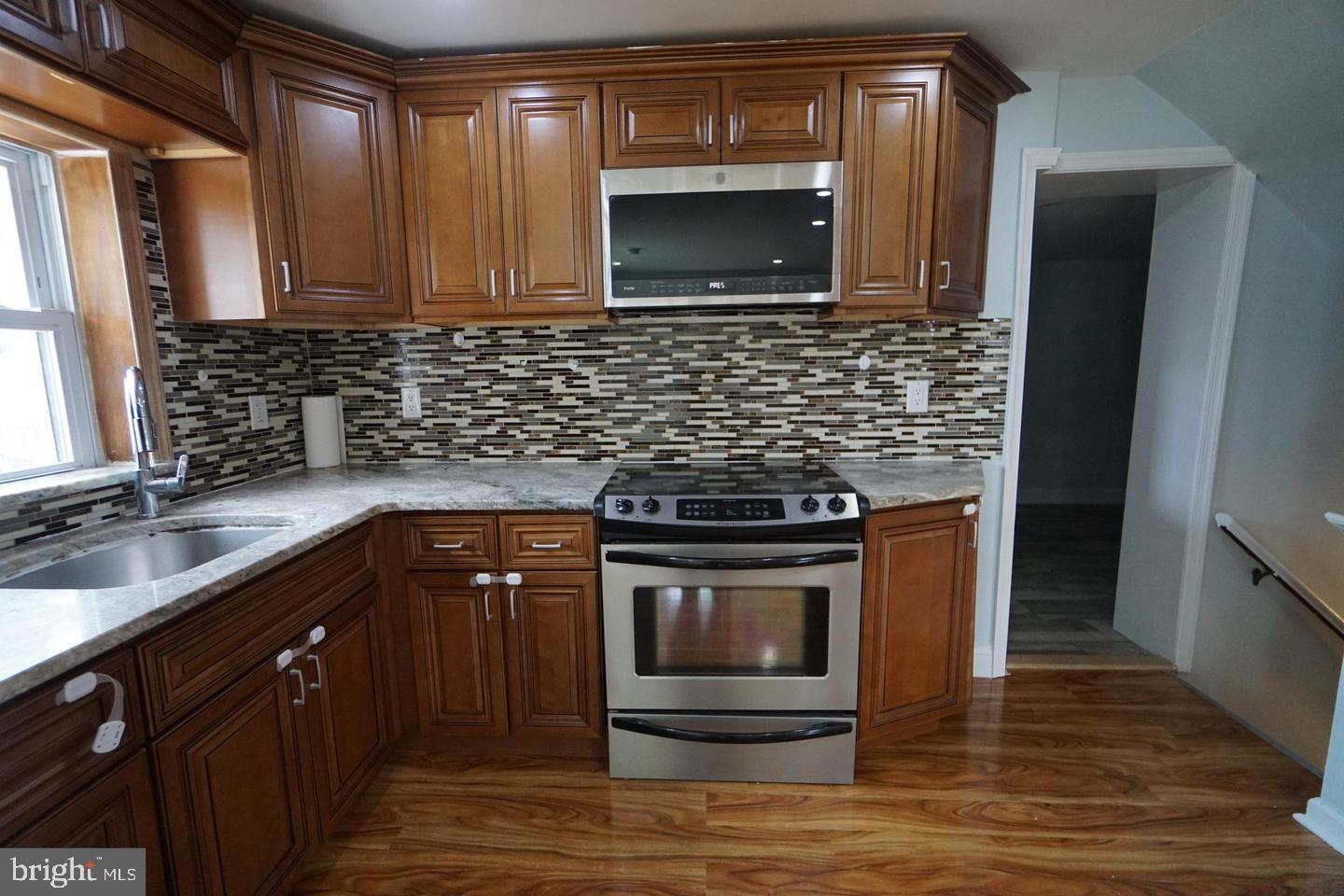 121 Walnut Avenue Croydon, PA 19021 - Photo 13 of 32 Kitchen