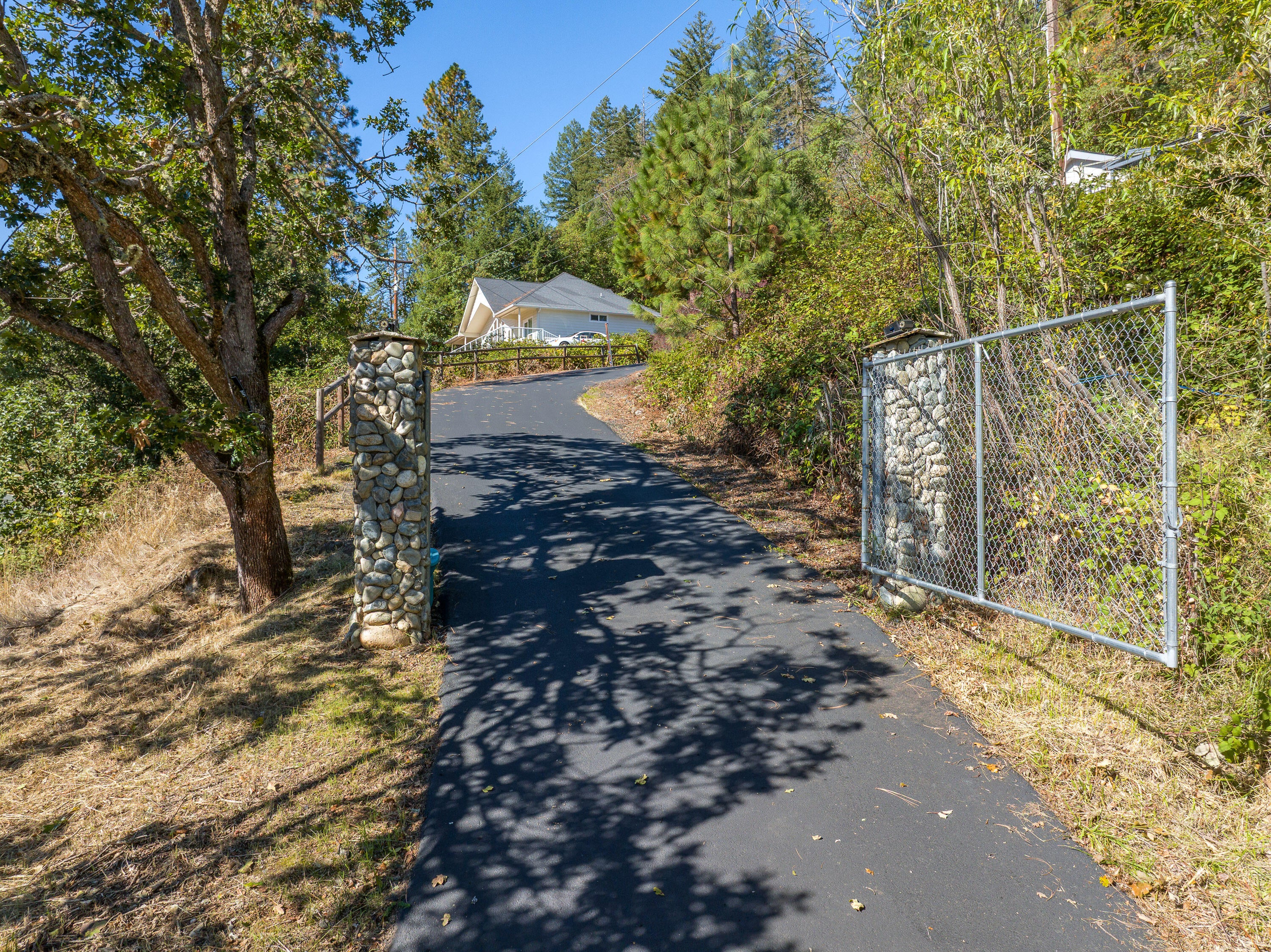 7820 North Applegate Road Grants Pass, OR 97527 - Photo 31 of 35 7820NApplegateRd-037