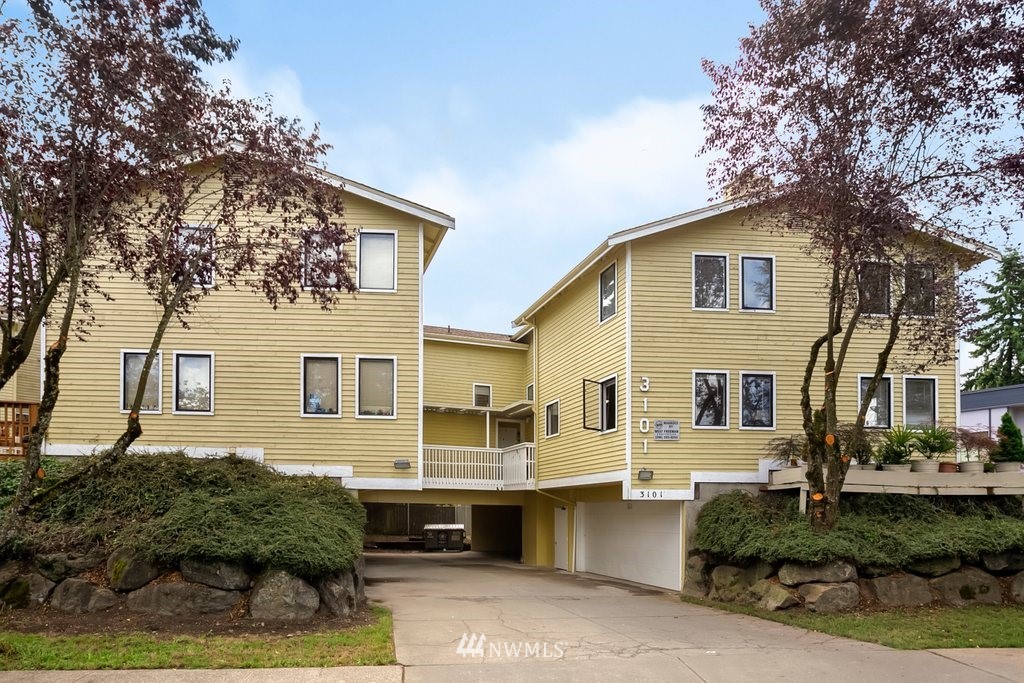 3101 Northeast 11th Place Renton, WA 98056 - Photo 1 of 24 Gallery Image 1