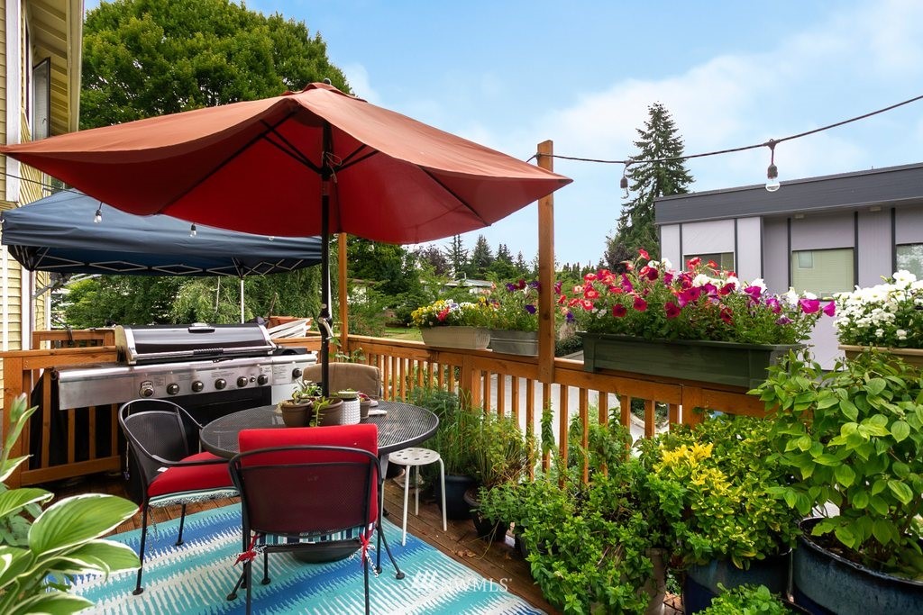 3101 Northeast 11th Place Renton, WA 98056 - Photo 11 of 24 Gallery Image 11