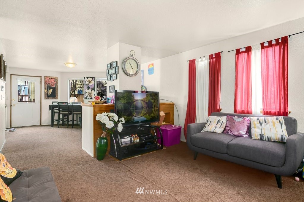 3101 Northeast 11th Place Renton, WA 98056 - Photo 13 of 24 Gallery Image 13