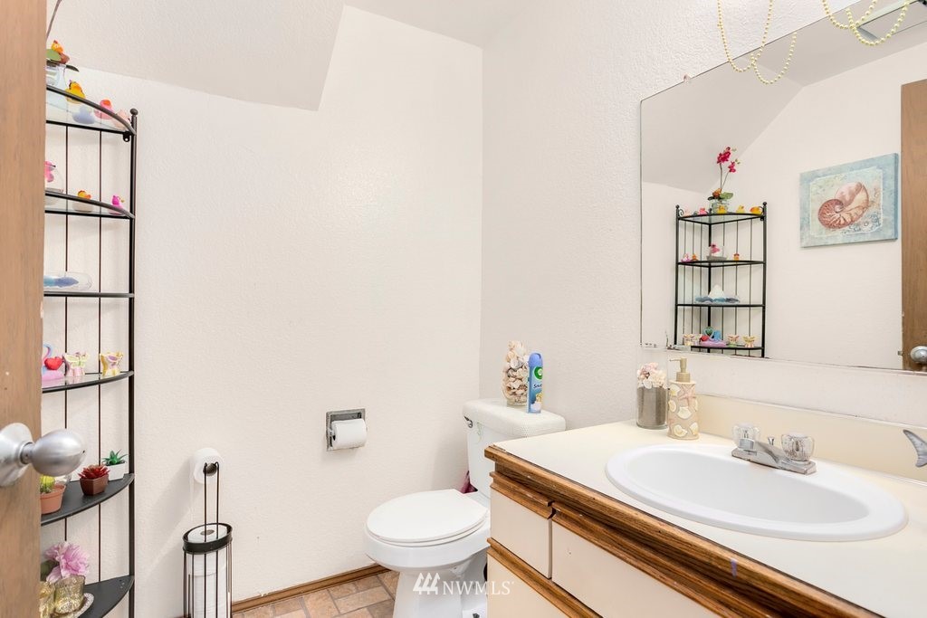 3101 Northeast 11th Place Renton, WA 98056 - Photo 17 of 24 Gallery Image 17