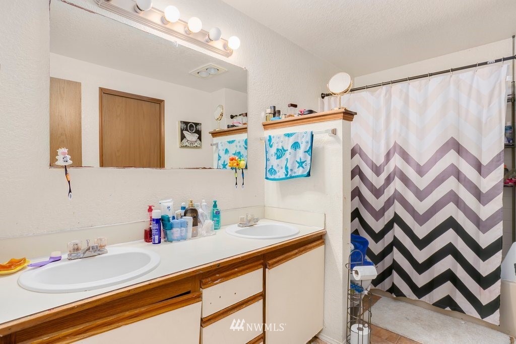 3101 Northeast 11th Place Renton, WA 98056 - Photo 19 of 24 Gallery Image 19