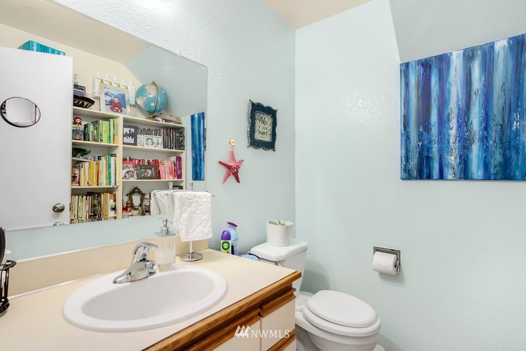 3101 Northeast 11th Place Renton, WA 98056 - Photo 6 of 24 Gallery Image 6