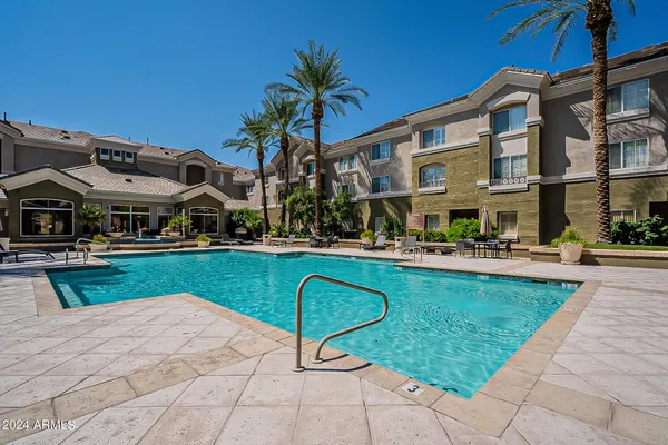 $399,500 | 4465 East Paradise Village Parkway South, Unit 1136, Phoenix, AZ 85032