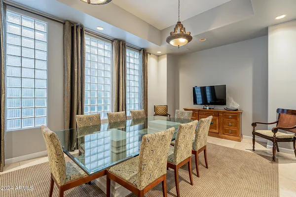 $399,500 | 4465 East Paradise Village Parkway South, Unit 1136, Phoenix, AZ 85032