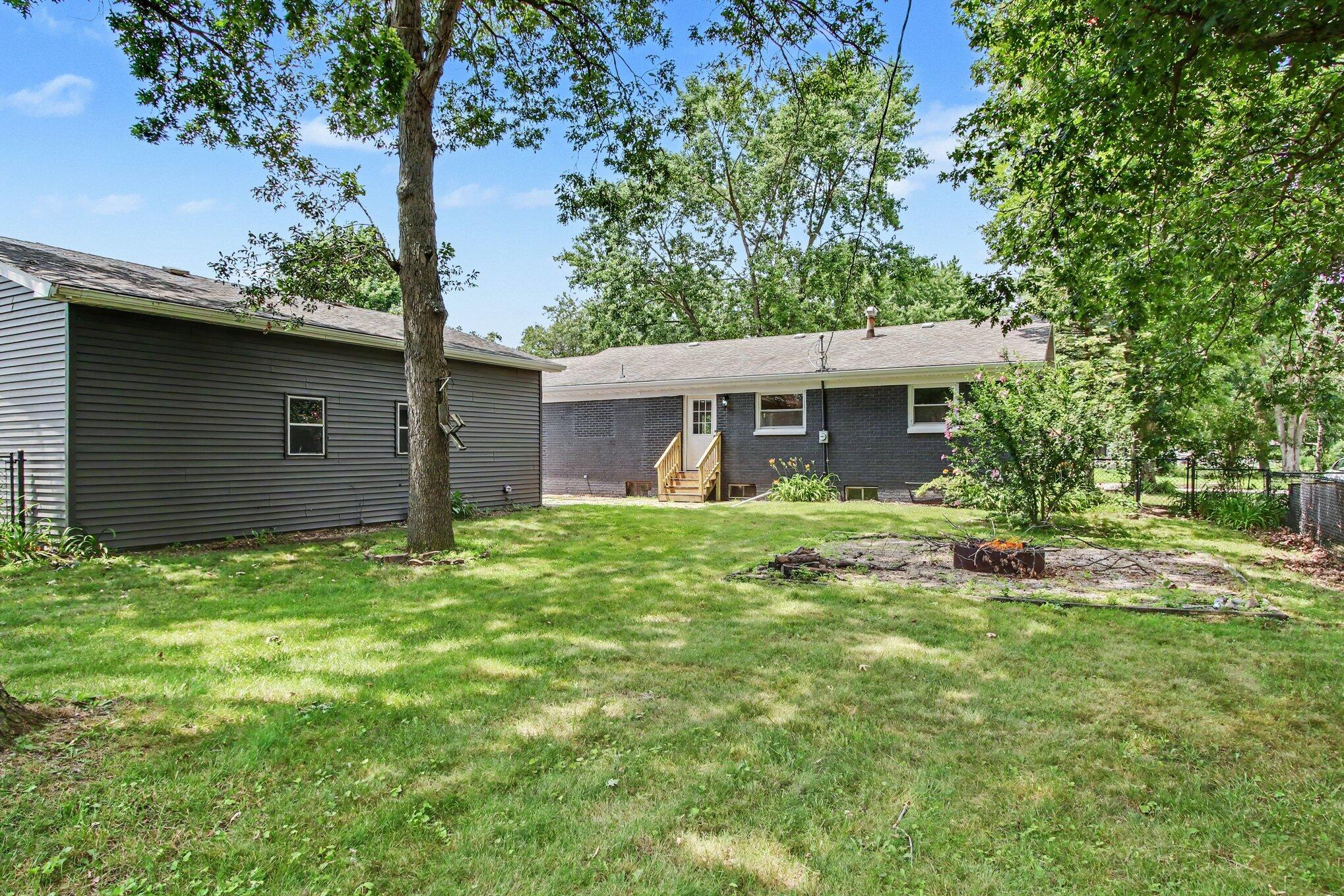405 Cedar Street Northwest DeMotte, IN 46310 - Photo 29 of 29 2038x1359