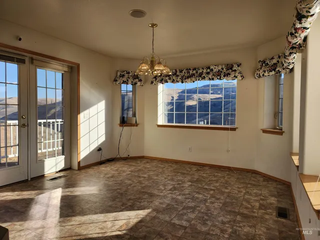 $1,299,999 | 2871 Hwy 12 Clarkston Wa 99403, Clarkston, WA 99403