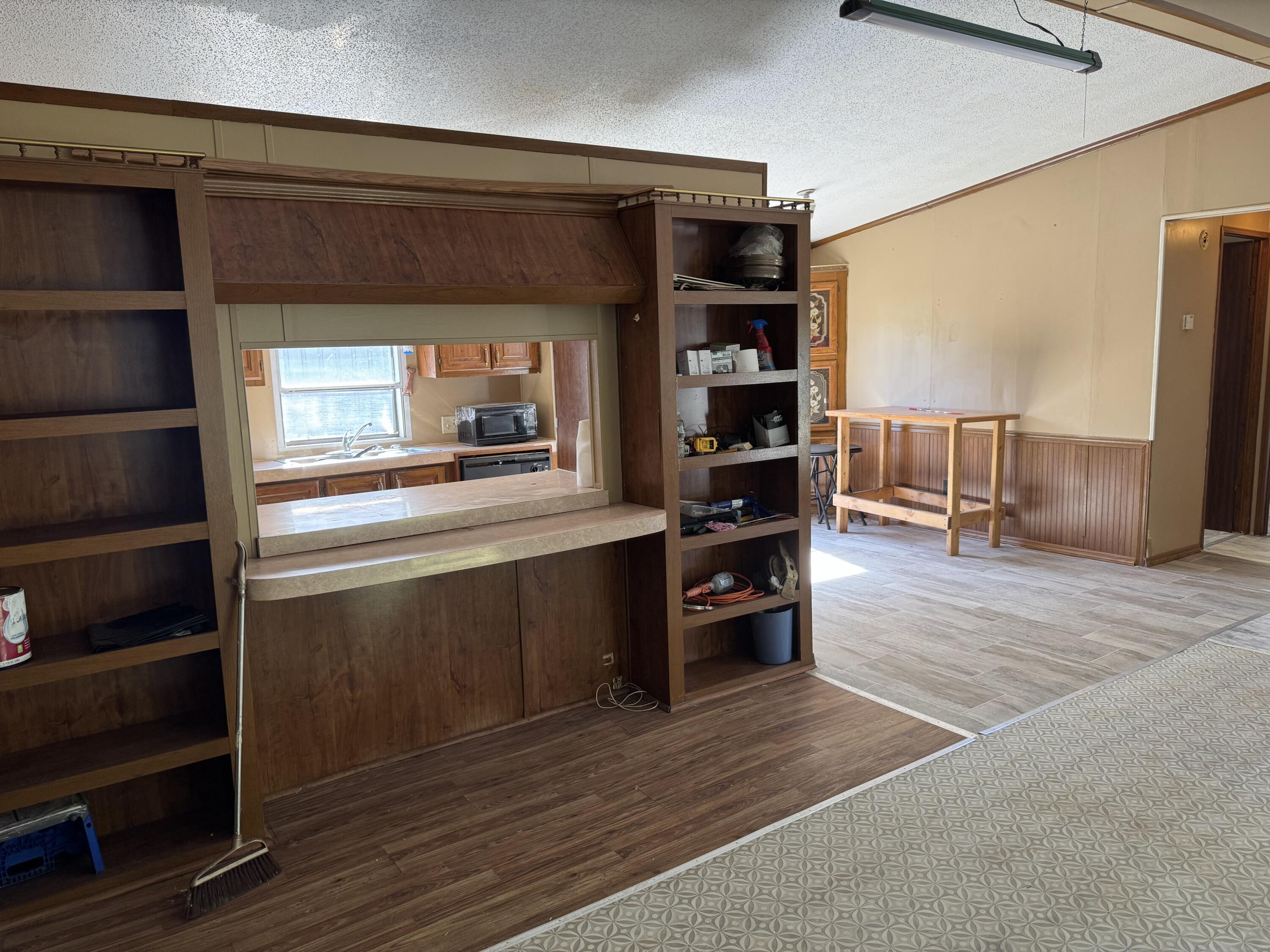 9381 Jones Road Howard City, MI 49329 - Photo 8 of 31 Livingroom