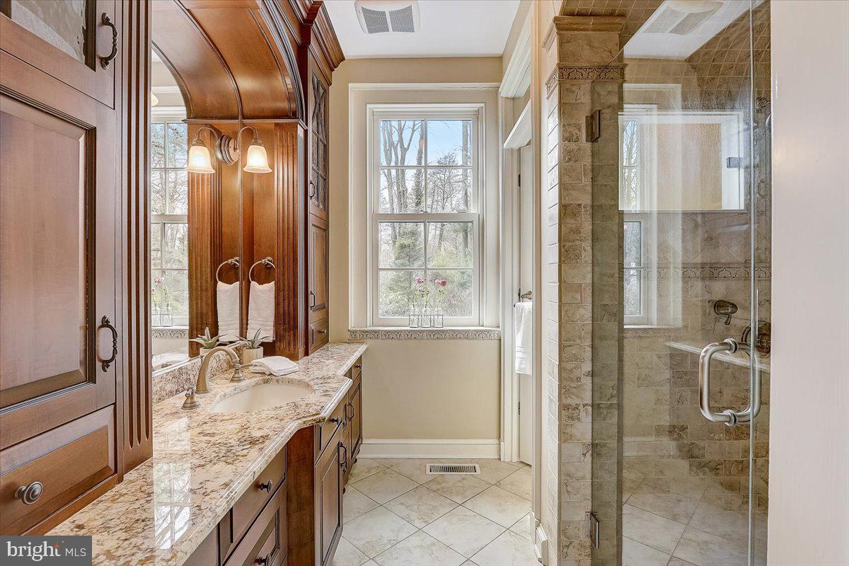 1480 Hampton Road Jenkintown, PA 19046 - Photo 16 of 36 Main bath