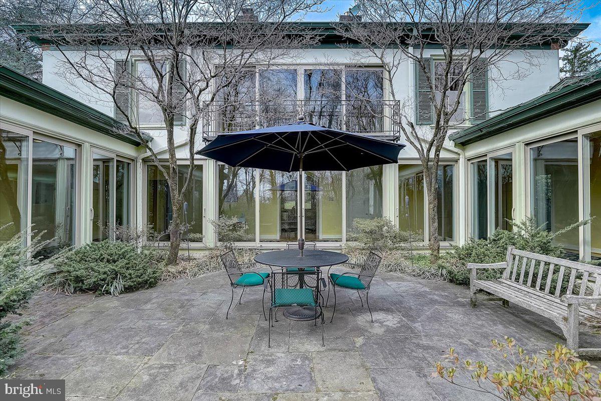 1480 Hampton Road Jenkintown, PA 19046 - Photo 28 of 36 Center courtyard