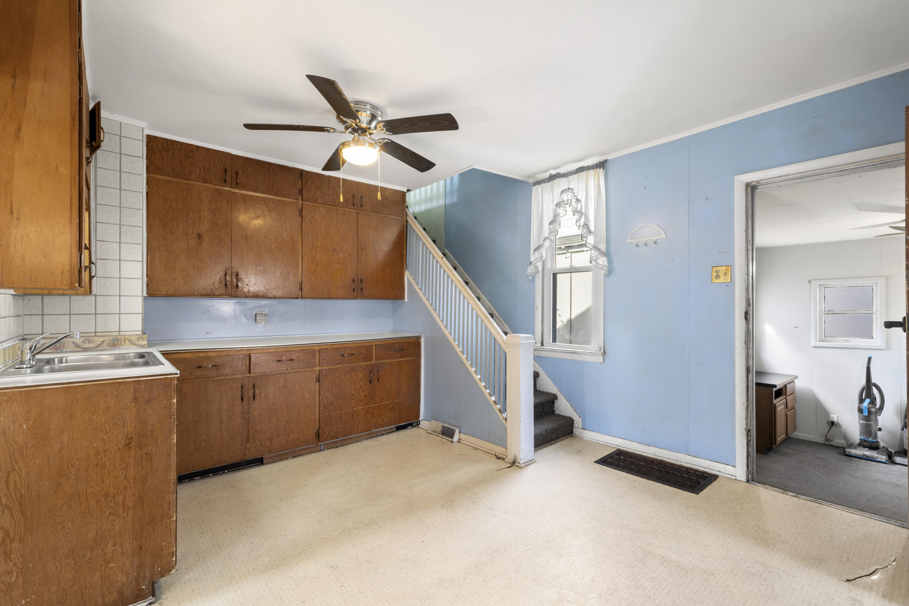 314 5th Street Manistee, MI 49660 - Photo 9 of 33 0S5A4140