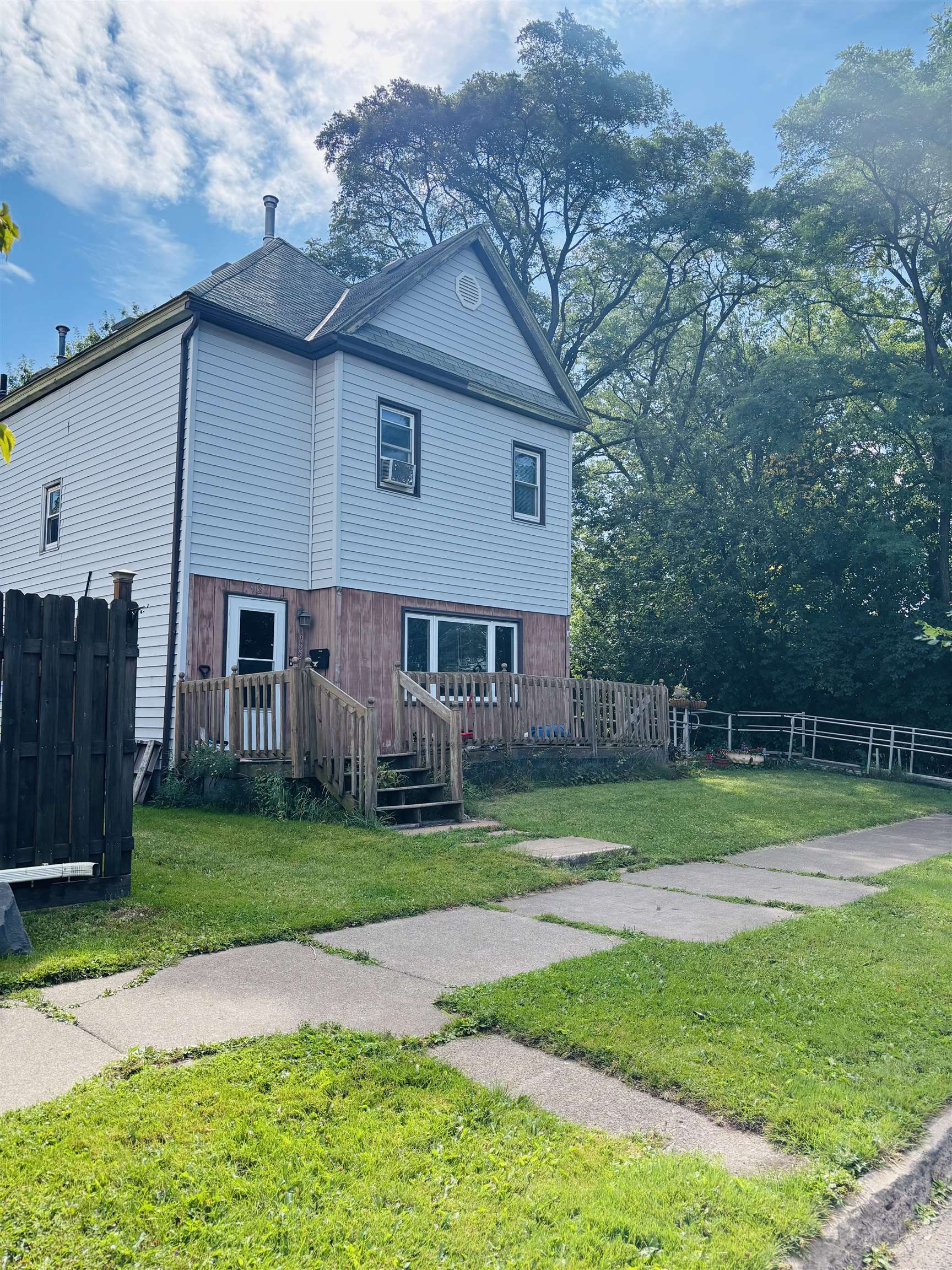 1922 Iowa Avenue Superior, WI 54880 - Photo 2 of 11