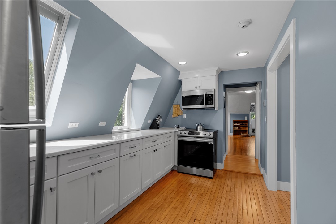 44 Bliss Mine Road, Unit 8 Middletown, RI 02842 - Photo 16 of 25 Kitchen