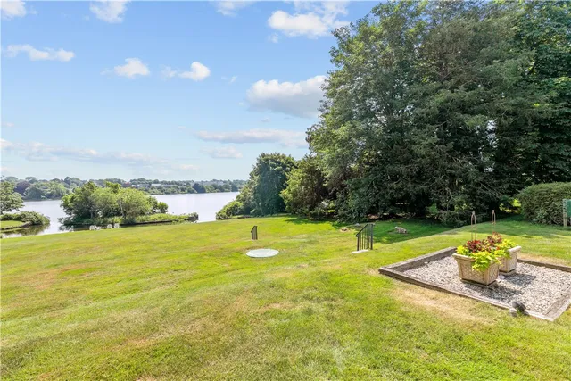 $2,150 | 44 Bliss Mine Road, Unit 8, Middletown, RI 02842