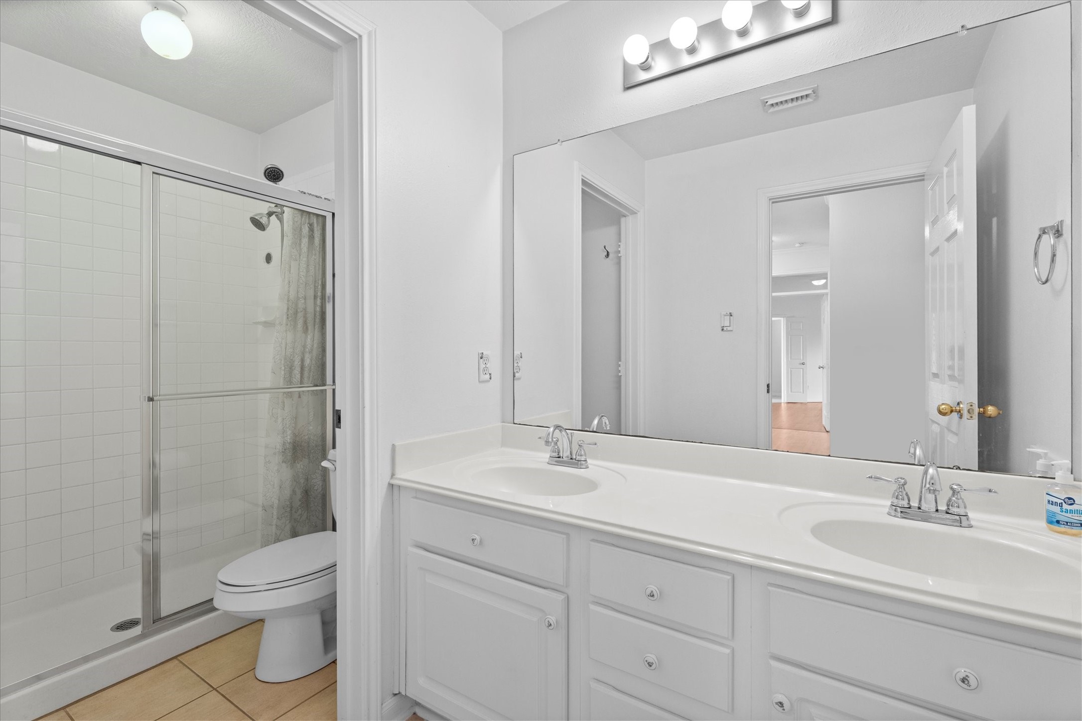 9218 Memorial Pines Way Spring, TX 77379 - Photo 22 of 28 Shared full bath for the extra bedrooms upstairs