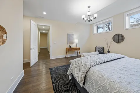 $915,000 | 5748 North Hermitage Avenue, Unit 102, Chicago, IL 60660