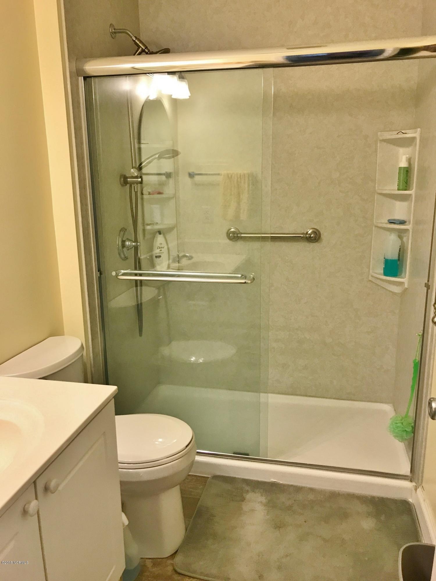 5137 Long Pointe Road Wilmington, NC 28409 - Photo 30 of 34 Shower