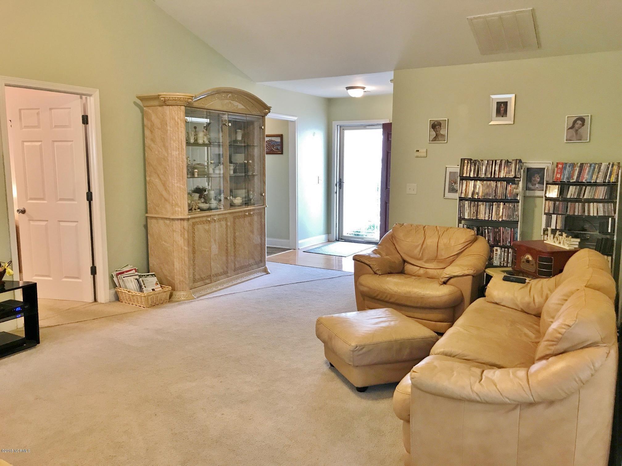 5137 Long Pointe Road Wilmington, NC 28409 - Photo 5 of 34 IMG_2569