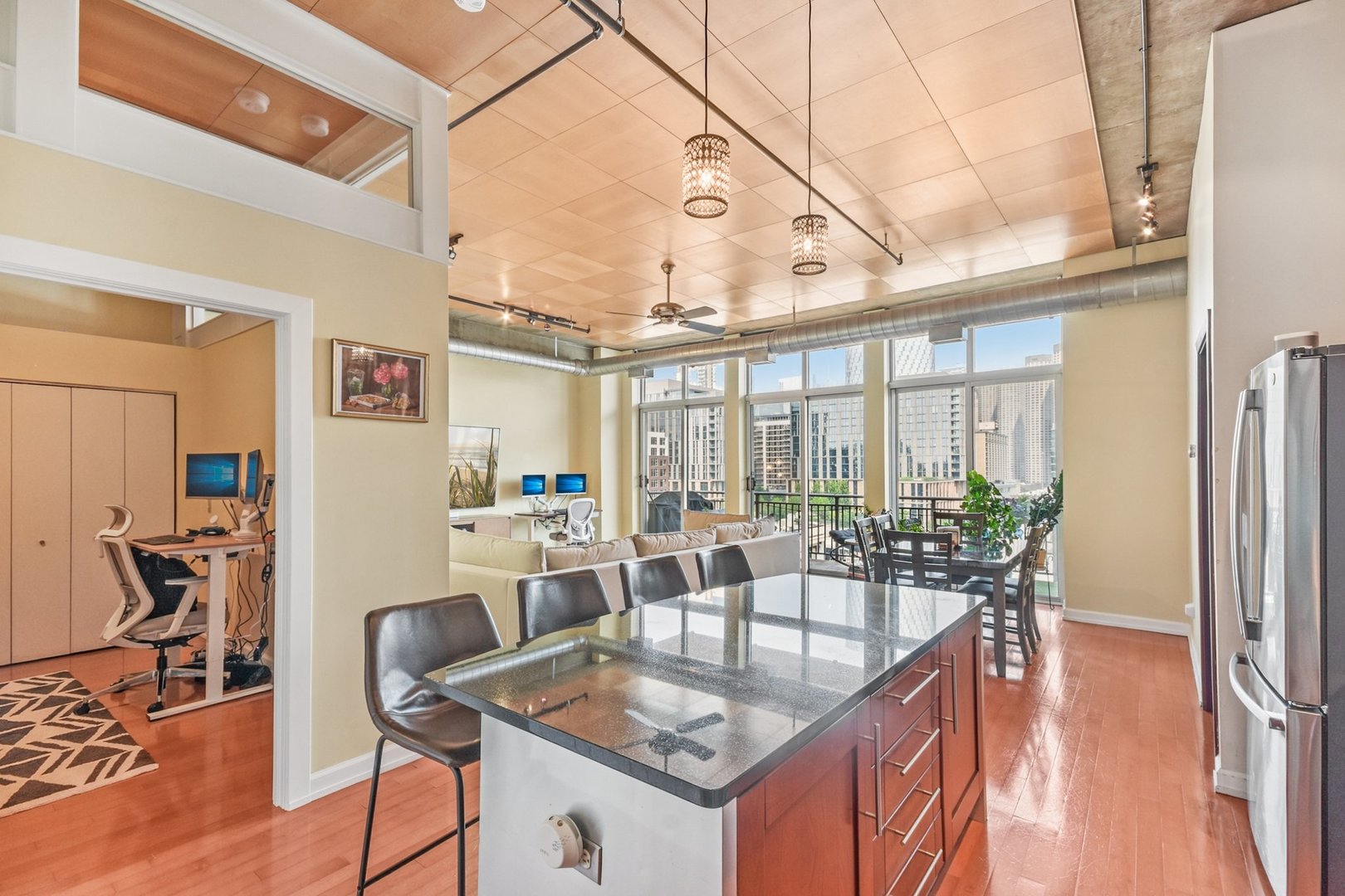 111 South Morgan Street, Unit 825 Chicago, IL 60607 - Photo 9 of 33 Gallery Image 9