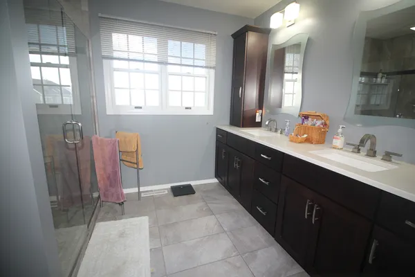 $350,000 | 610 Old Farm Road, Bloomington, IL 61704