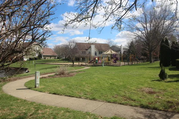 $350,000 | 610 Old Farm Road, Bloomington, IL 61704