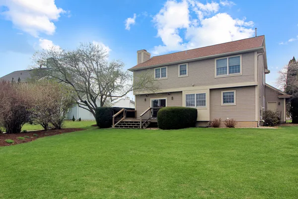 $350,000 | 610 Old Farm Road, Bloomington, IL 61704