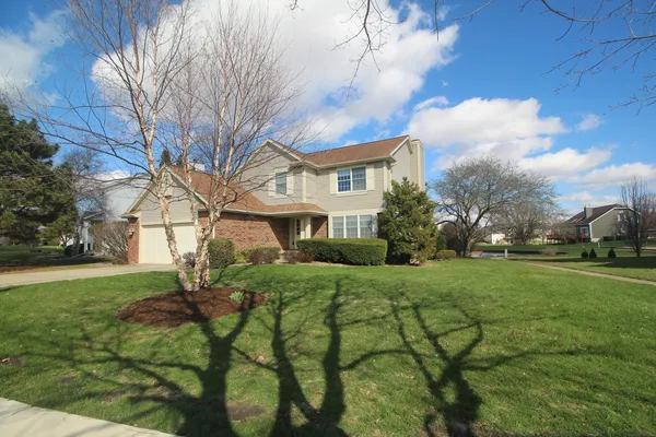 $350,000 | 610 Old Farm Road, Bloomington, IL 61704