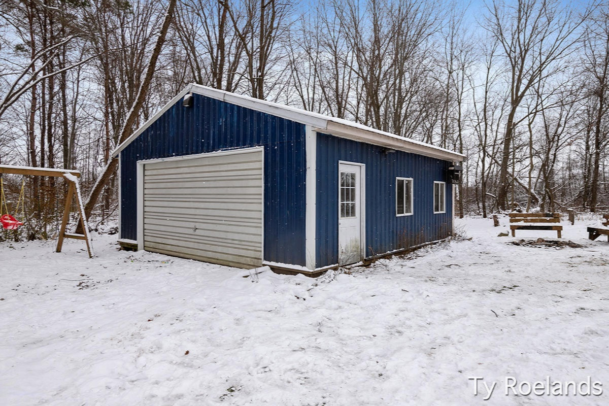 13465 Ellis Road Conklin, MI 49403 - Photo 21 of 27 IMG_1025