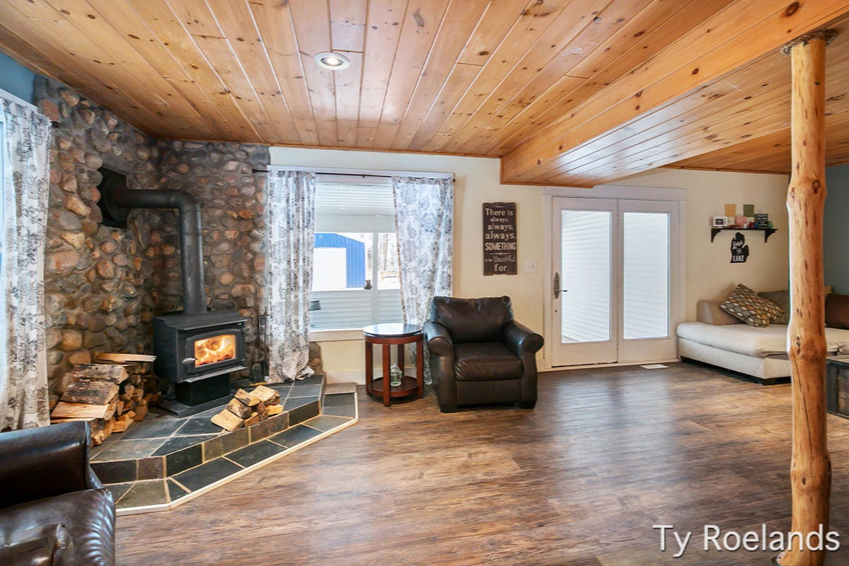 13465 Ellis Road Conklin, MI 49403 - Photo 3 of 27 IMG_1004