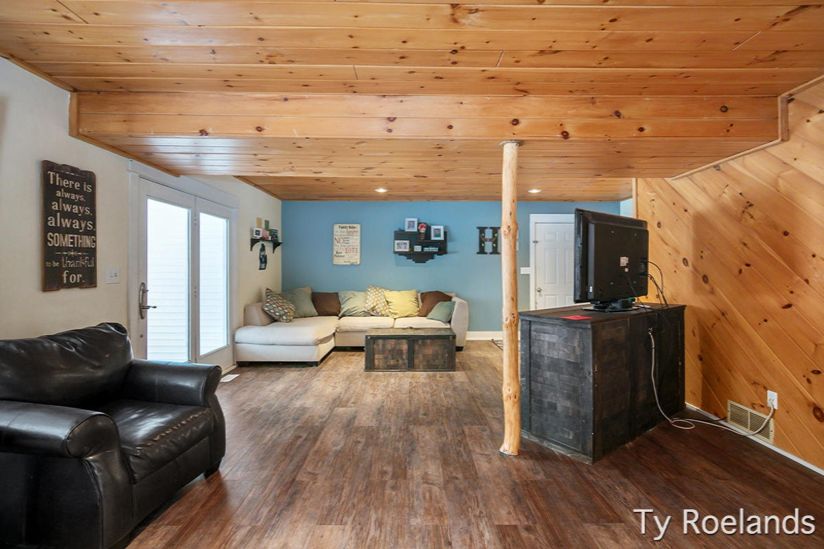 13465 Ellis Road Conklin, MI 49403 - Photo 5 of 27 IMG_1005
