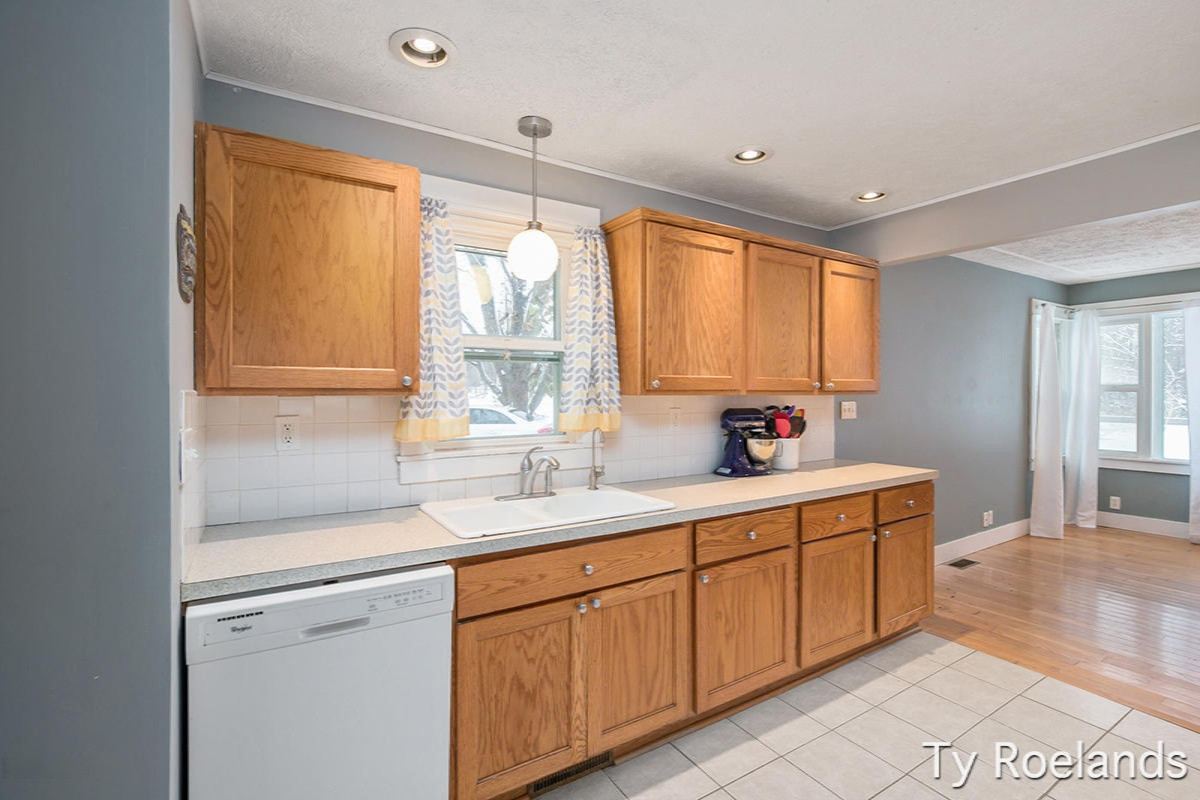 13465 Ellis Road Conklin, MI 49403 - Photo 8 of 27 IMG_1008