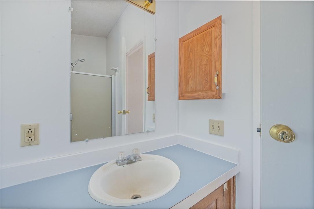 4966 Watt Road Ahwahnee, CA 93601 - Photo 34 of 56 Shower