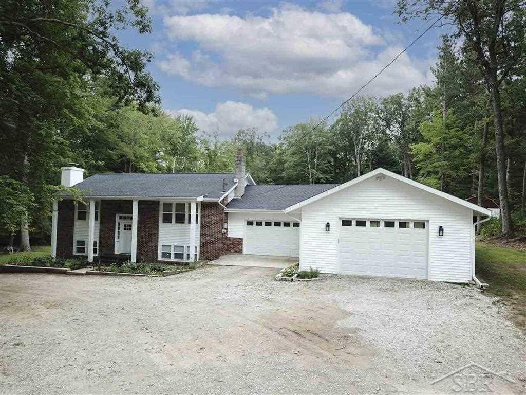235 West Wackerly Road Sanford, MI 48657 - Photo 1 of 46 50053594.JPG