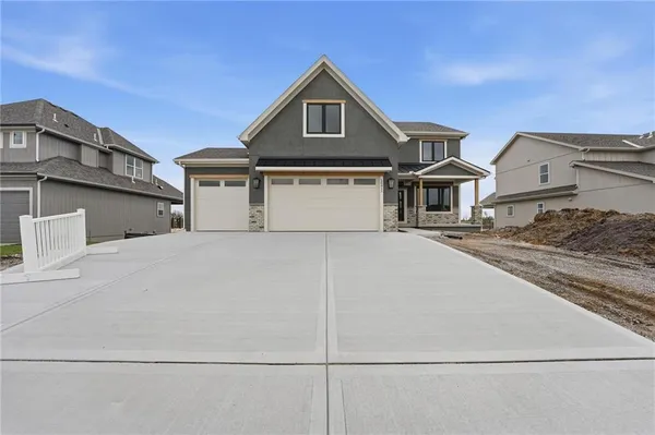 $669,950 | 10411 North Liberty Street, Kansas City, MO 64155