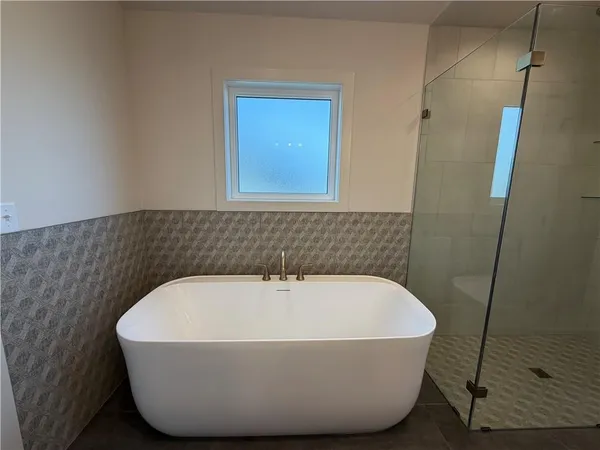 $669,950 | 10411 North Liberty Street, Kansas City, MO 64155