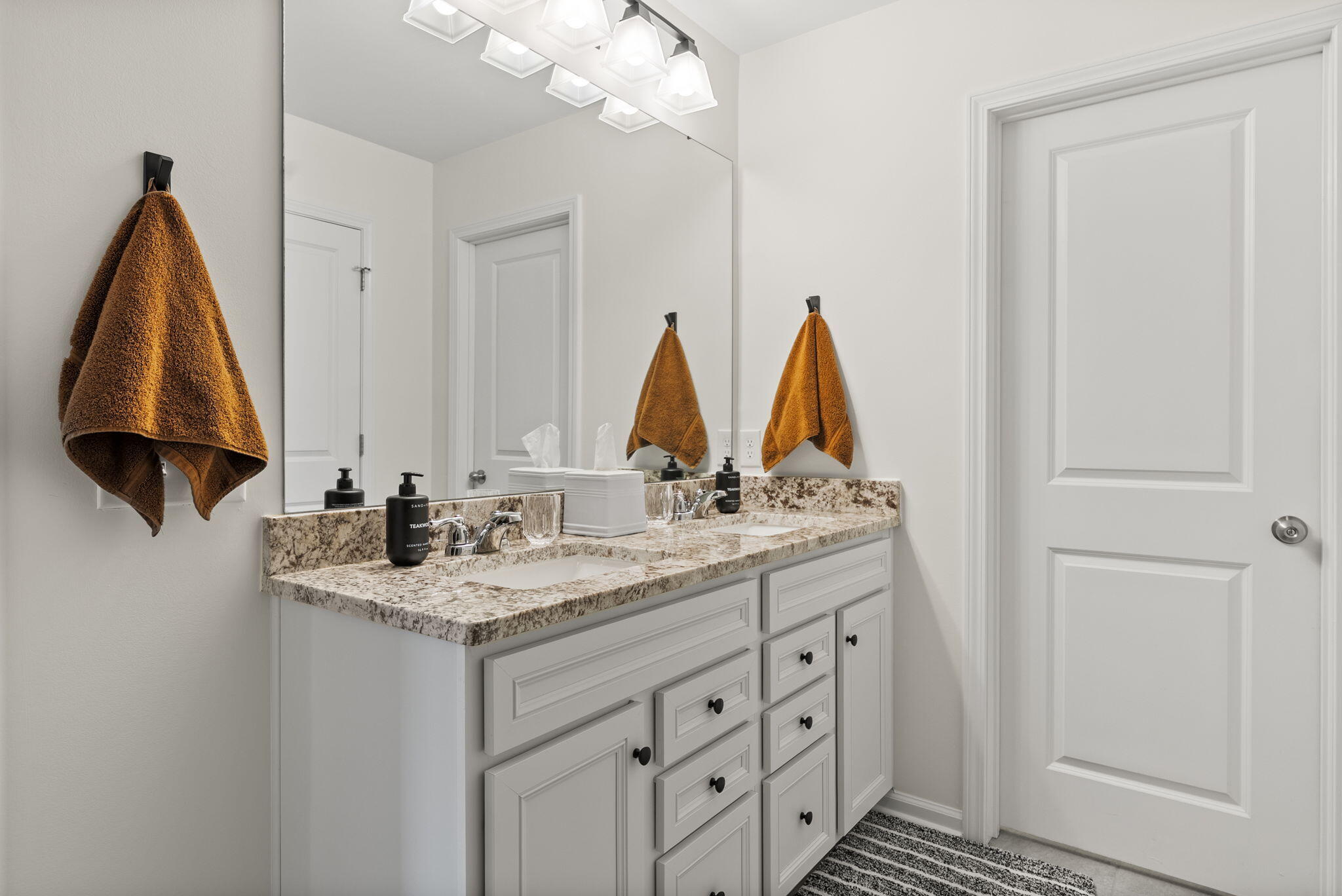 185 Hayworth Road Summerville, SC 29486 - Photo 35 of 66 Primary Ensuite