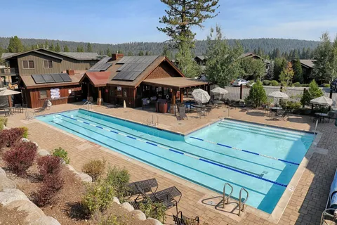 $899,999 | 11679 McClintock Loop, Unit 2, Truckee, CA 96161