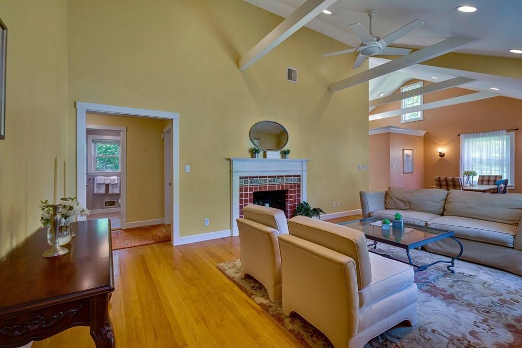 41 Maurice Road Wellesley, MA 02482 - Photo 5 of 28