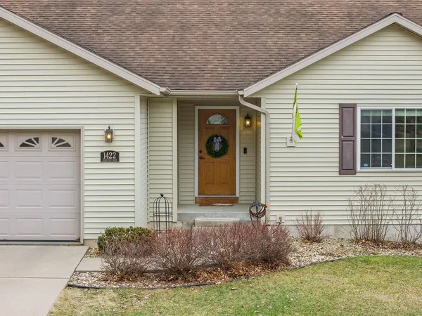 $425,000 | 1422 Ridgeview Drive, Reedsburg, WI 53959
