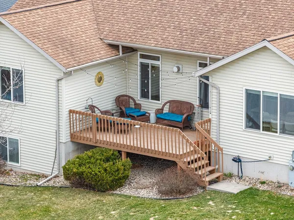 $425,000 | 1422 Ridgeview Drive, Reedsburg, WI 53959