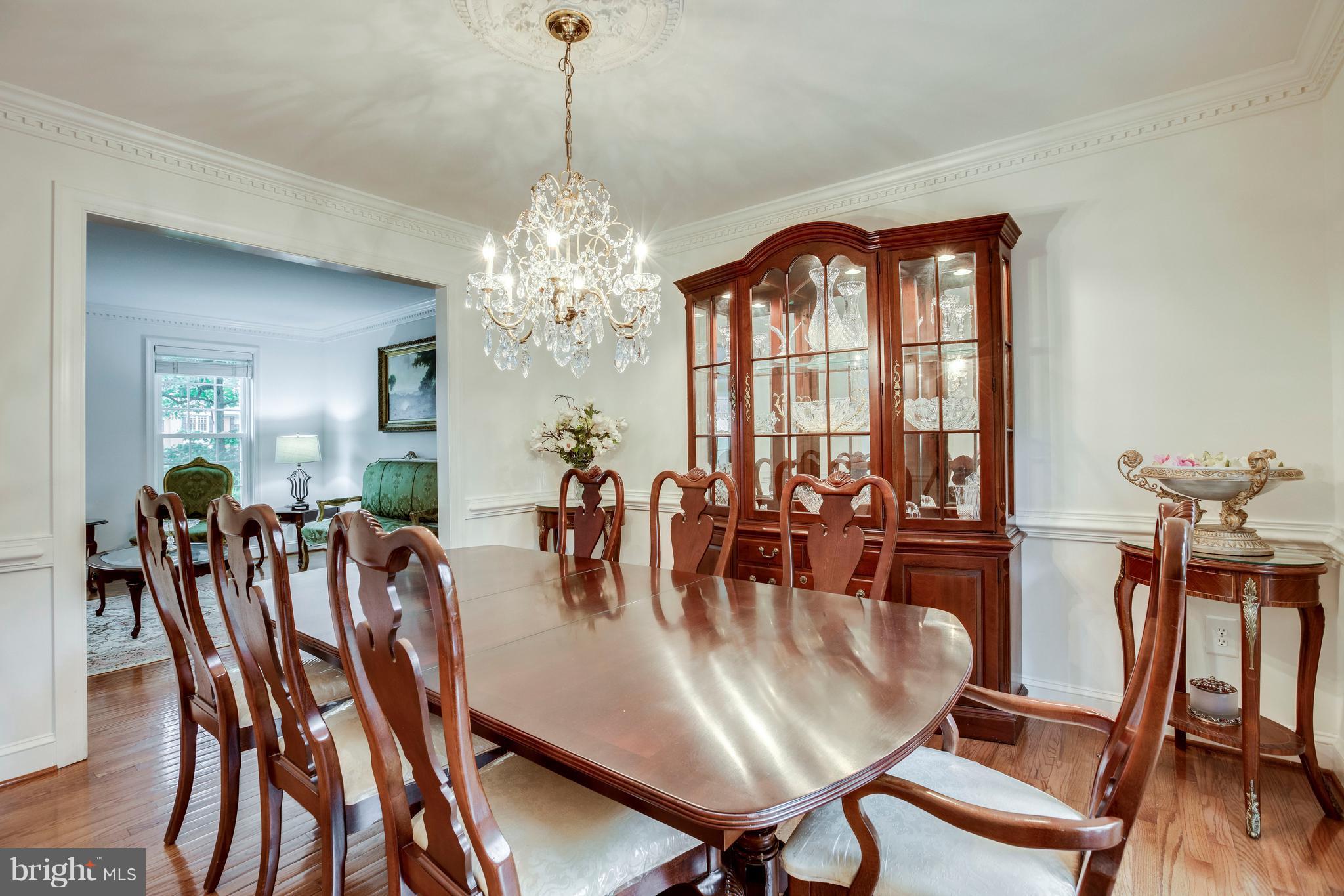 9024 Edgepark Road Vienna, VA 22182 - Photo 11 of 29 Dining Room