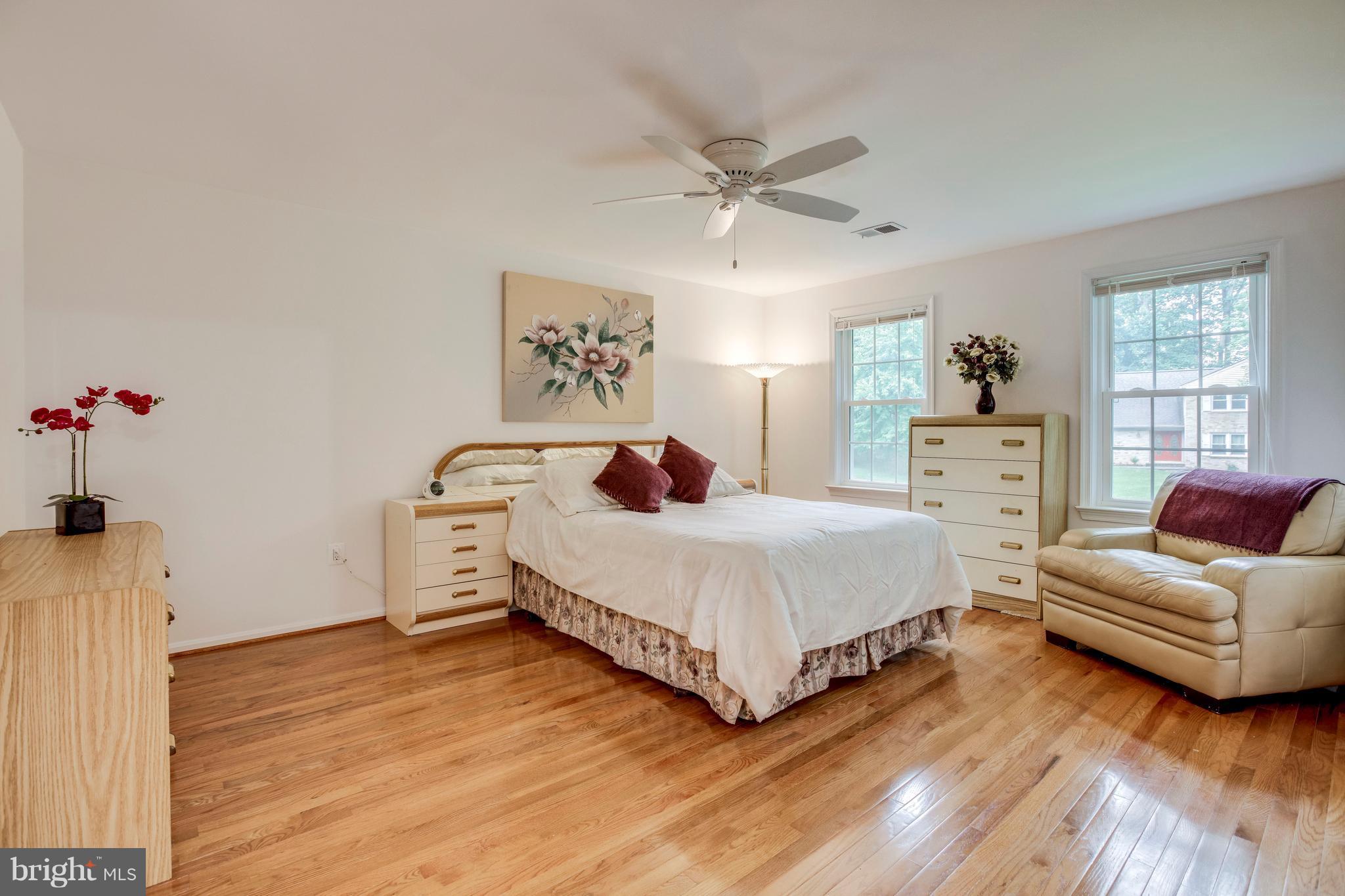 9024 Edgepark Road Vienna, VA 22182 - Photo 17 of 29 Bedroom (Master)