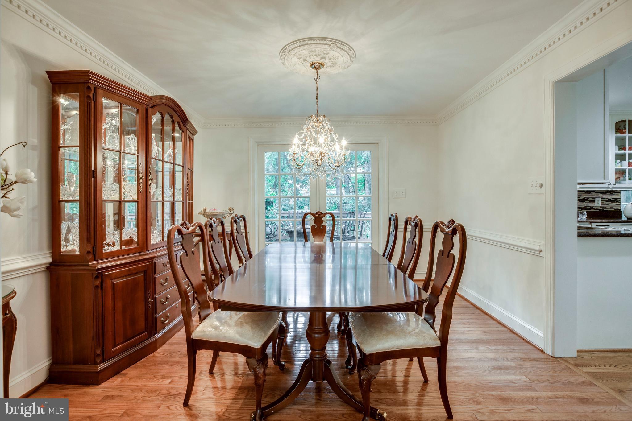 9024 Edgepark Road Vienna, VA 22182 - Photo 10 of 29 Dining Room