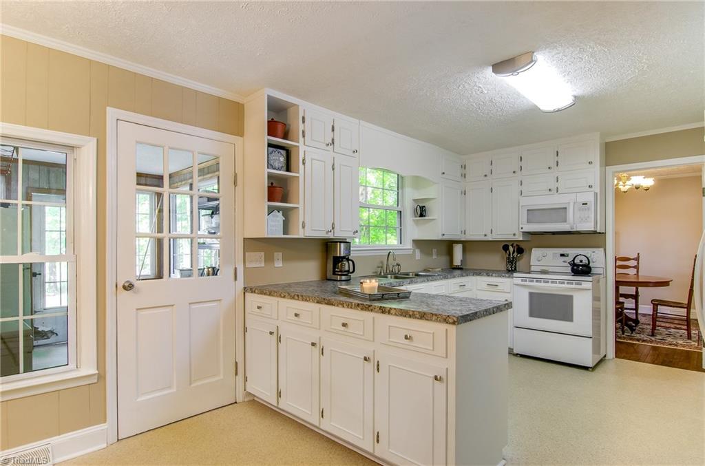 1390 Ridge Road Pine Hall, NC 27042 - Photo 15 of 30