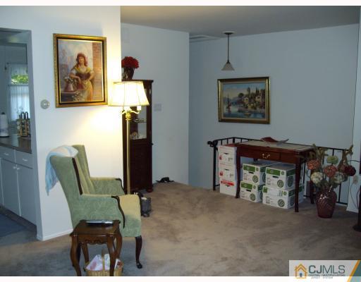 192 Evergreen Road, Unit 15B Edison, NJ 08837 - Photo 3 of 10 Gallery Image 3