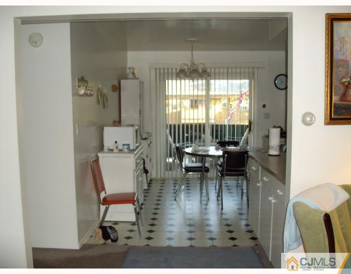192 Evergreen Road, Unit 15B Edison, NJ 08837 - Photo 4 of 10 Gallery Image 4